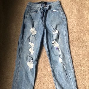Curvy ultra high rise mom jeans from Hollister 3R